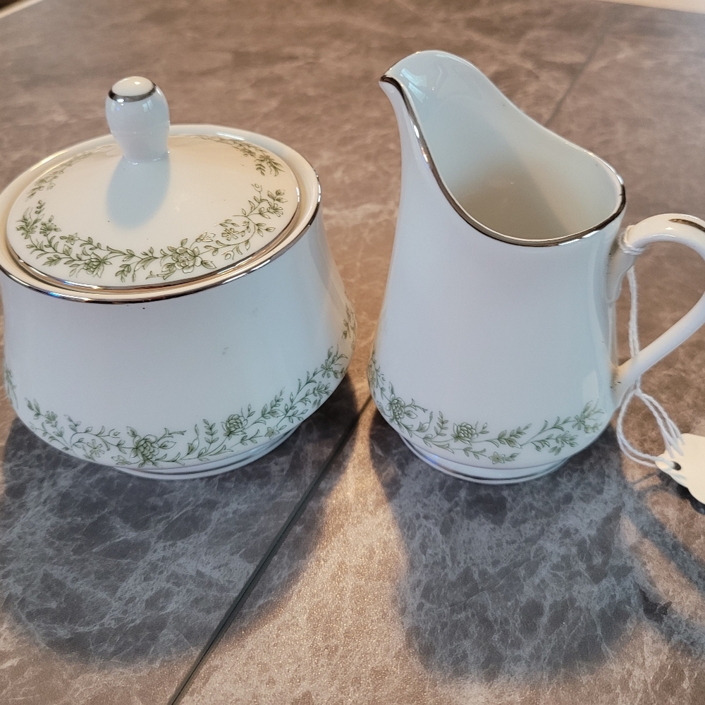 Mikasa Creamer & Sugar Bowl Set